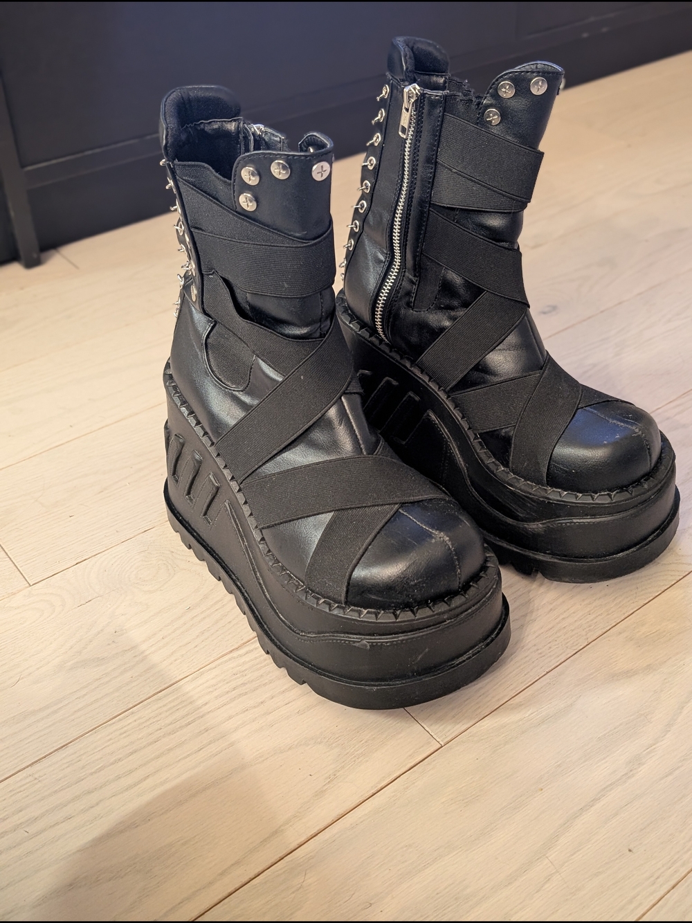 Demonia - STOMP 25 Platform Boots